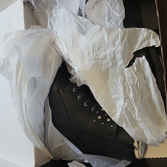 Black combat boots with silver detail - Picture 8 of 9